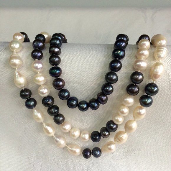 Black and White 10-11mm Freshwater Pearls Necklace - Picture 1 of 2